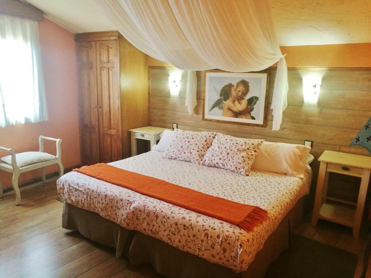 Apartamentos Melchor De Linan Torrelaguna 外观 照片