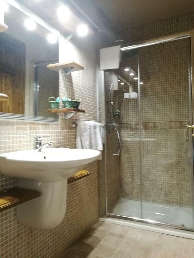 Apartamentos Melchor De Linan Torrelaguna 外观 照片